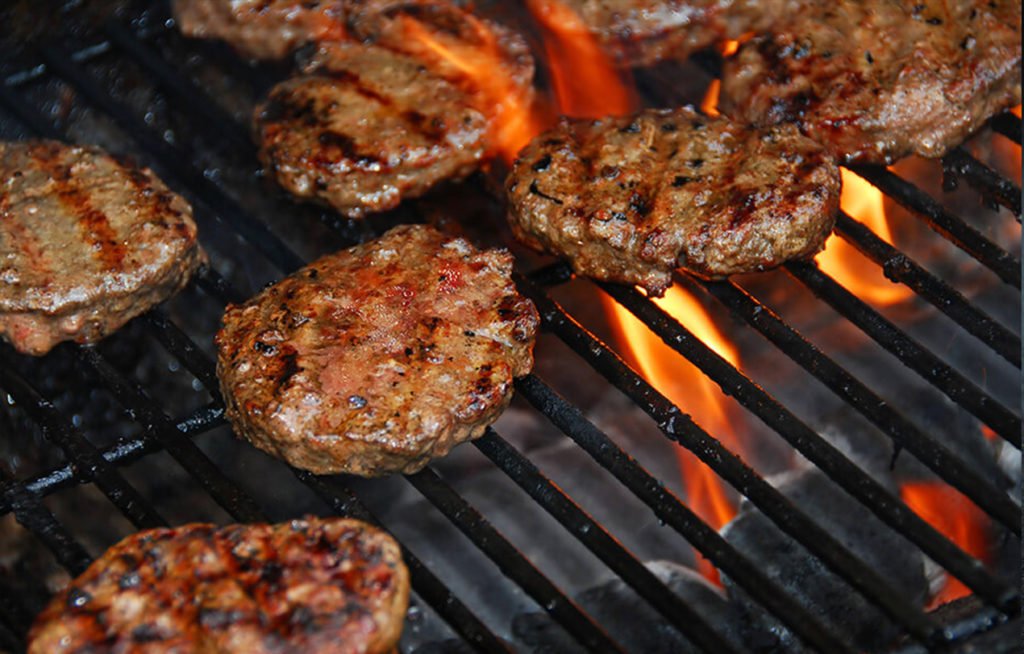 ¿Cómo disfrutar de hamburguesas a la parrilla?