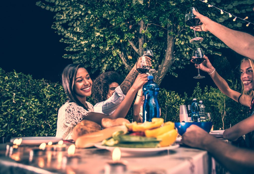 5 razones para contratar un catering para fiestas al aire libre 1 Despedida de soltera en casa rural