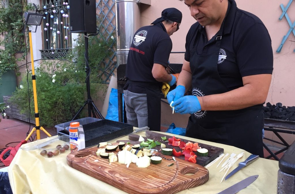 5 razones para contratar un catering para fiestas al aire libre