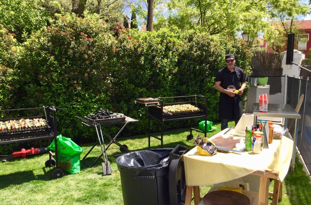 ¿Mejor alquilar o contratar un servicio de barbacoa?
