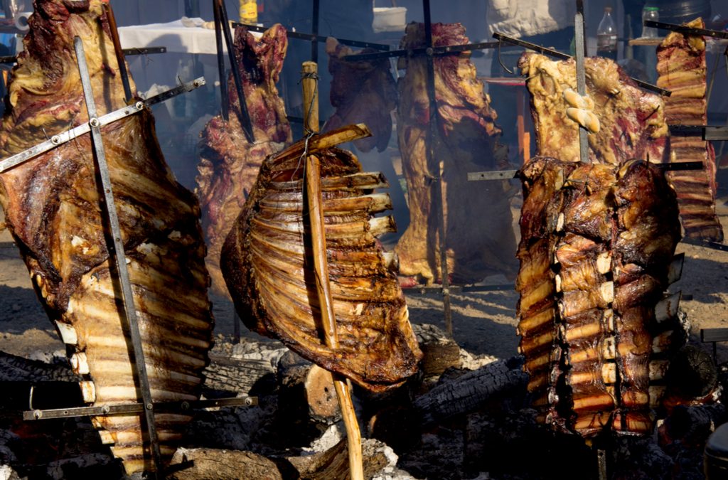 ¿Cómo hacer asado a la estaca?