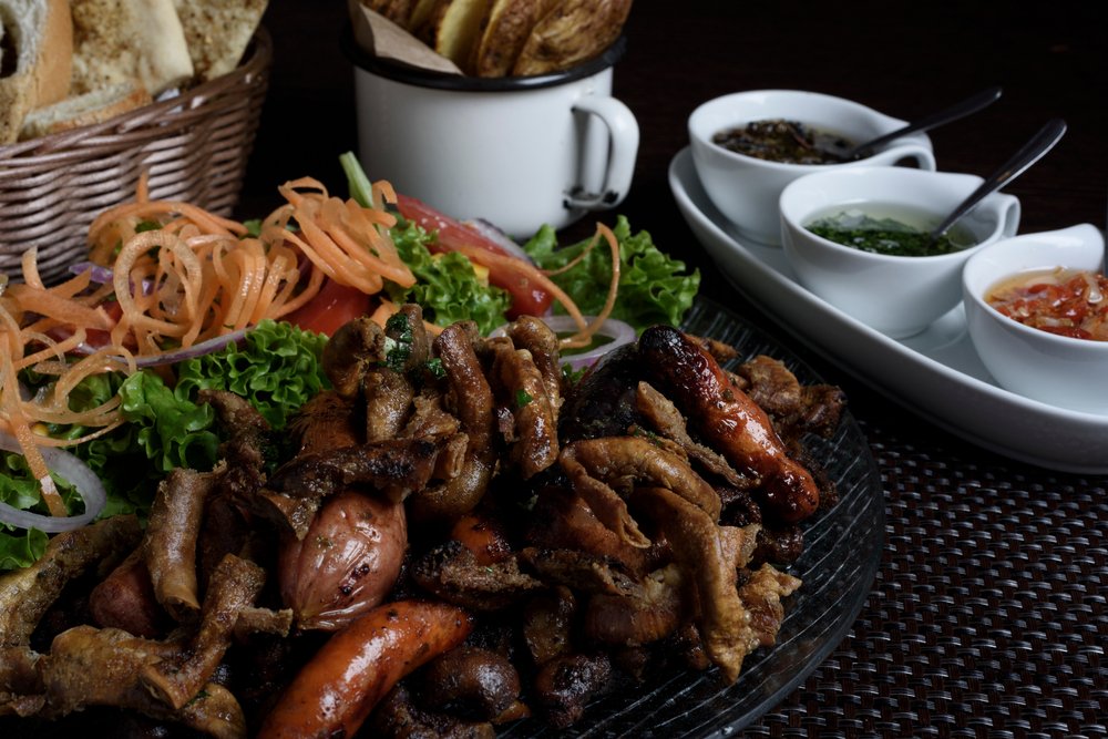 Las 6 achuras como parte del asado argentino 1 Las achuras en el asado argentino